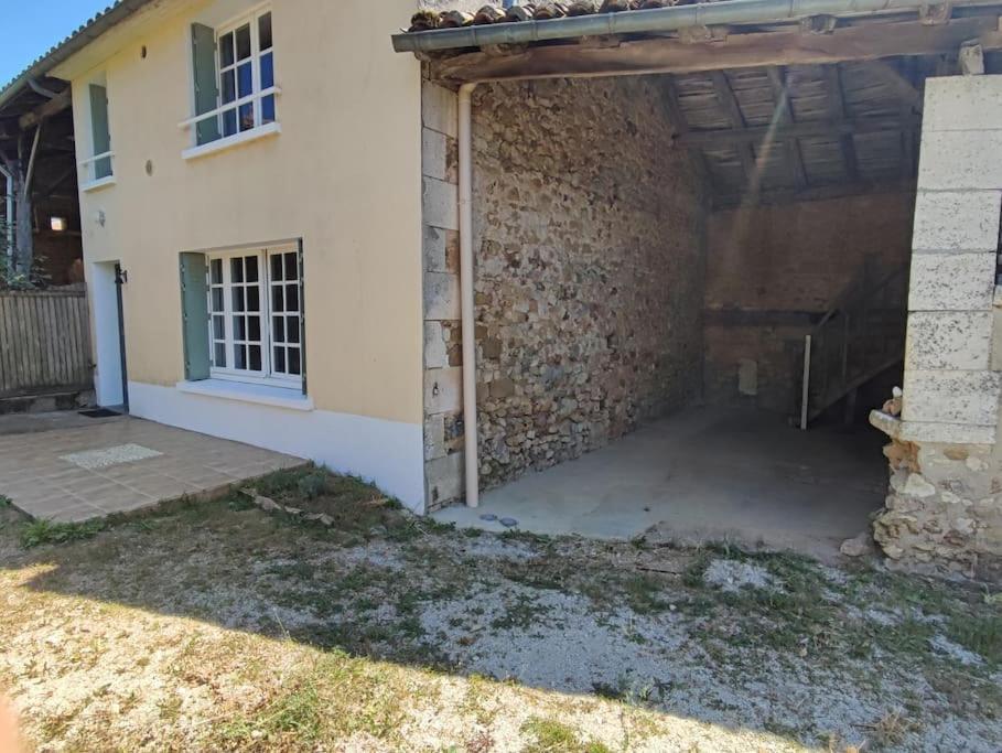 Maison De Campagne, Bulle De Verdure Montbron Εξωτερικό φωτογραφία